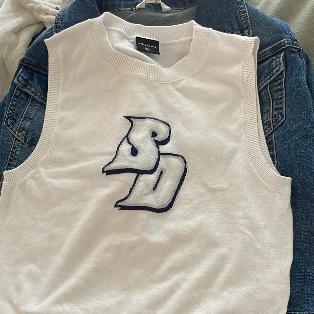 Vest with University of San Diego letters. Lightweight sweater